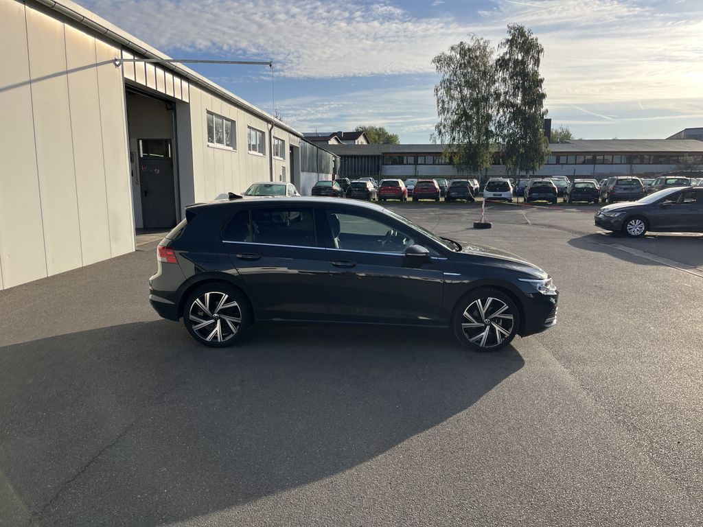 Volkswagen Golf 2024 г. Серый, пробег 29987 км