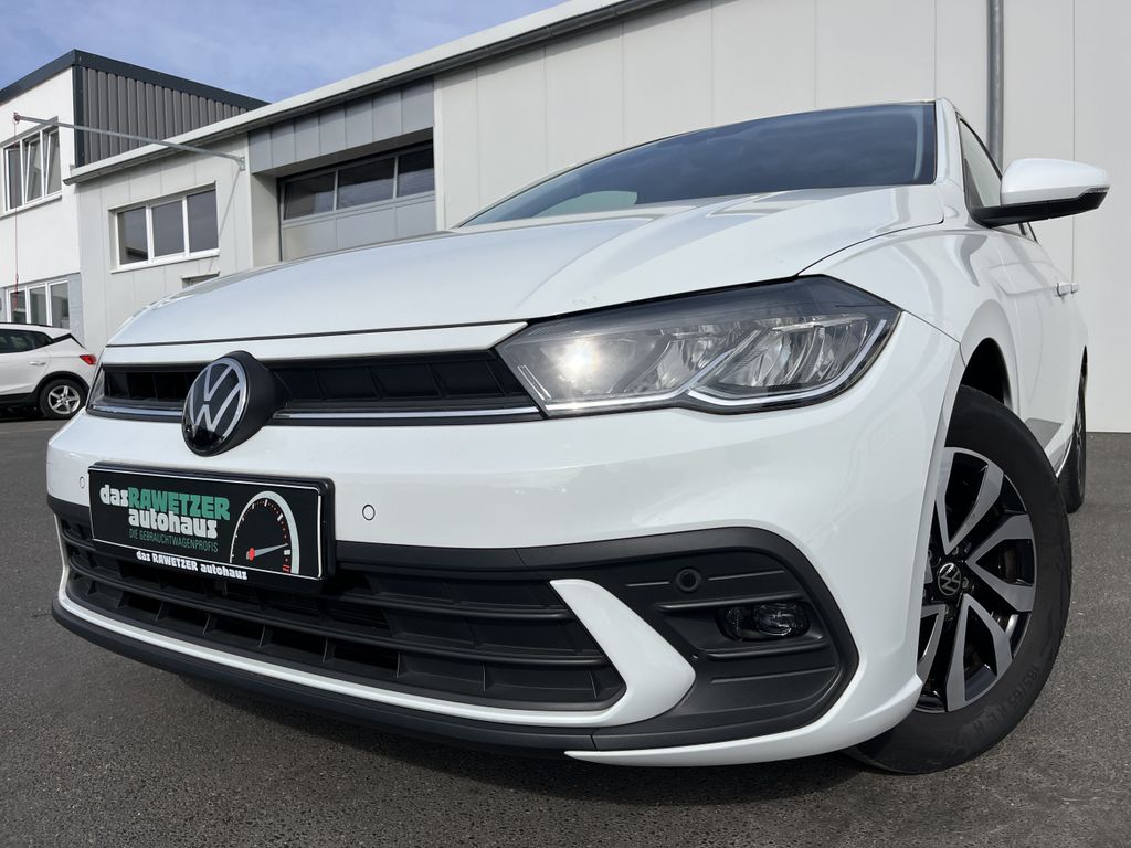 Volkswagen Polo 2023 г. Белый, пробег 25240 км