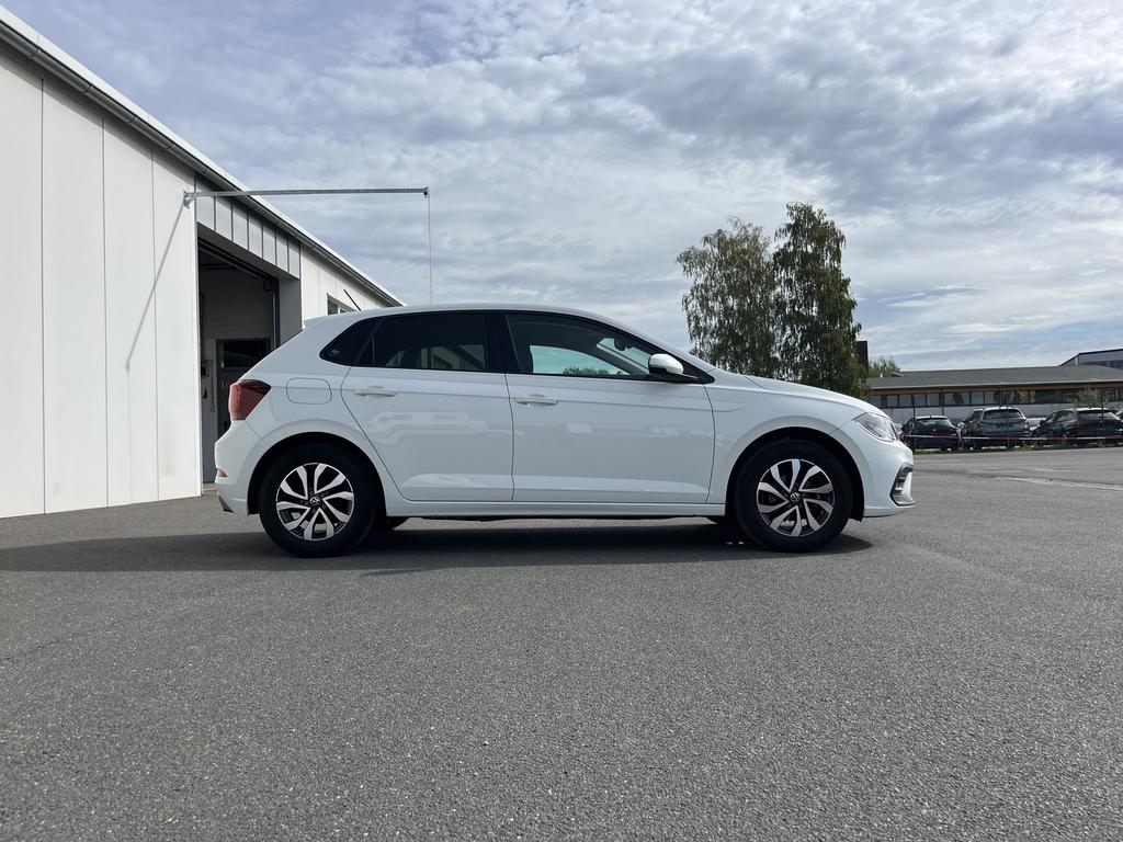 Volkswagen Polo 2023 г. Белый, пробег 25240 км