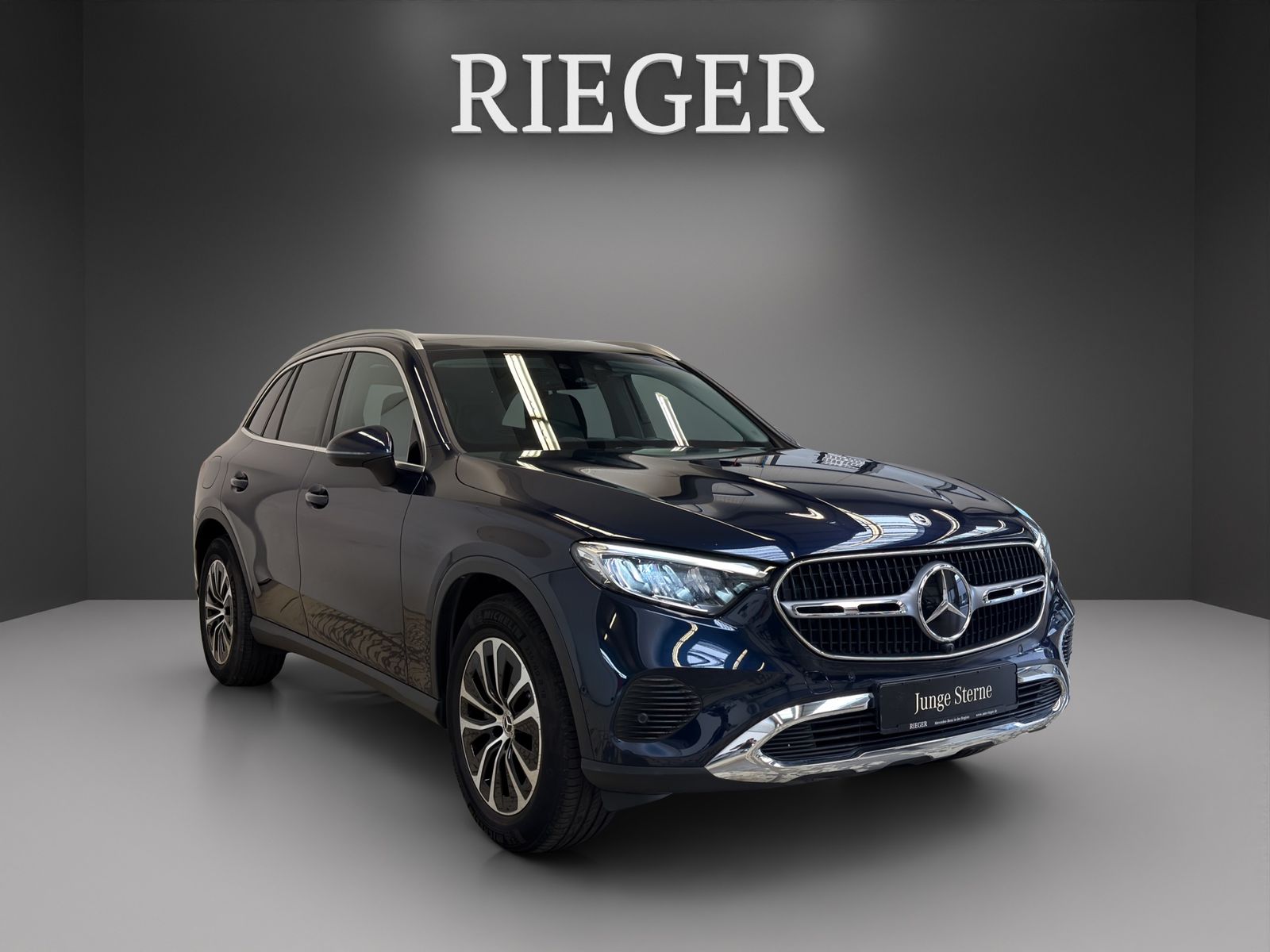 Mercedes-Benz GLC 300 2022 г. Синий, пробег 20842 км