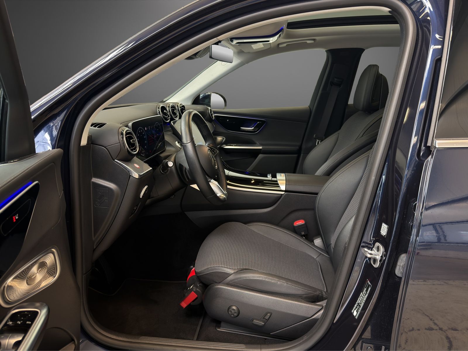 Mercedes-Benz GLC 300 2022 г. Синий, пробег 20842 км