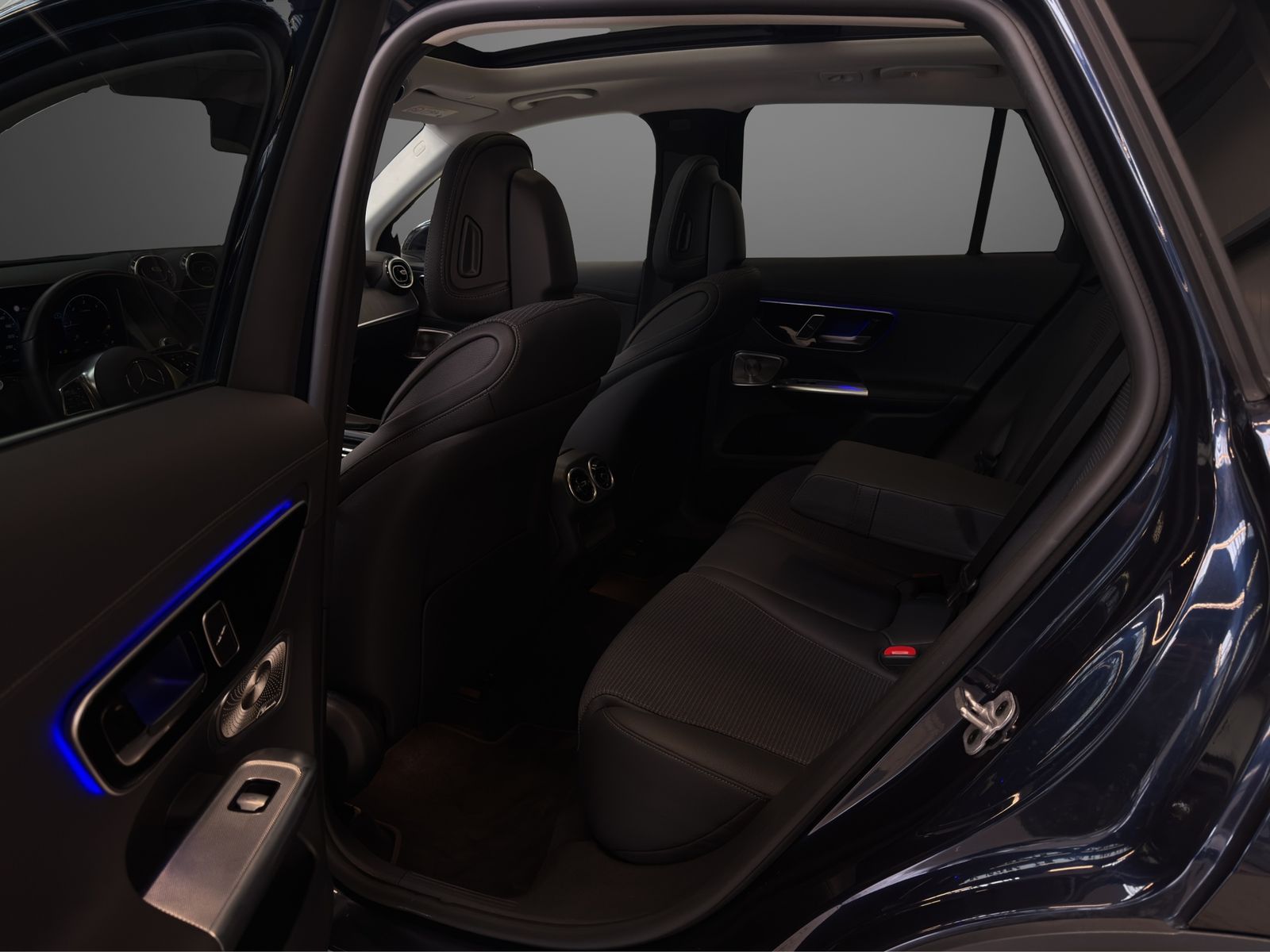 Mercedes-Benz GLC 300 2022 г. Синий, пробег 20842 км