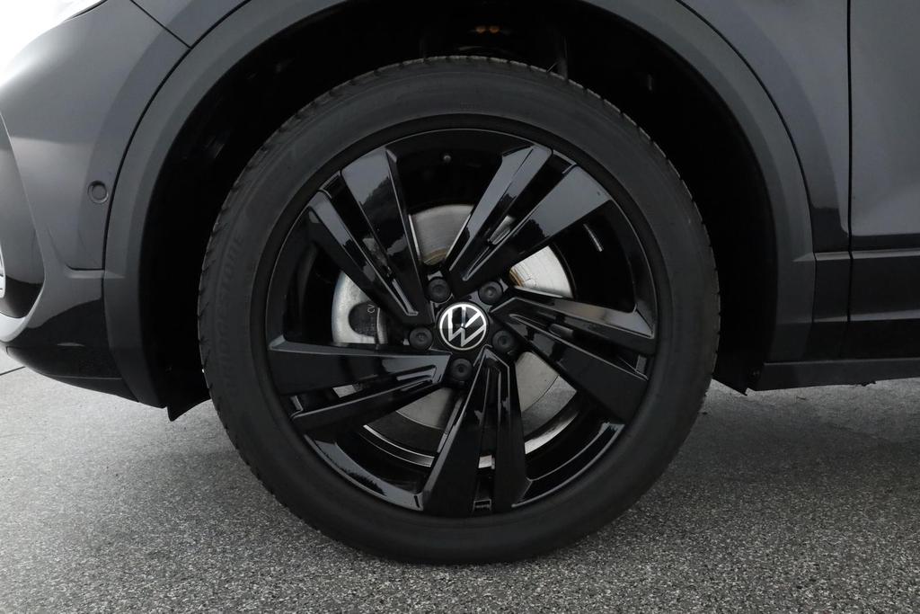 Volkswagen T-Roc 2024 г. Чёрный, пробег 30200 км