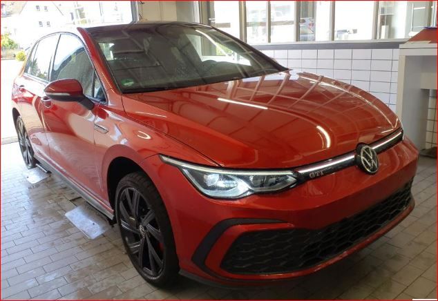 Volkswagen Golf 2022 г. Красный, пробег 38290 км