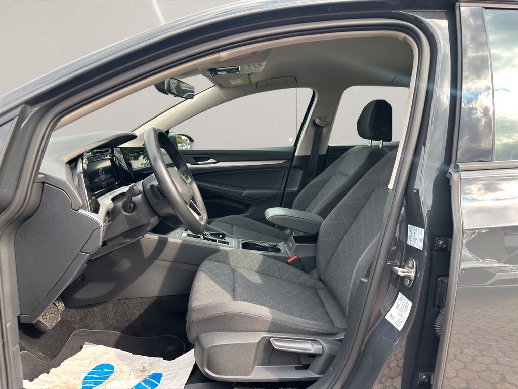Volkswagen Golf 2023 г. Серый, пробег 41531 км