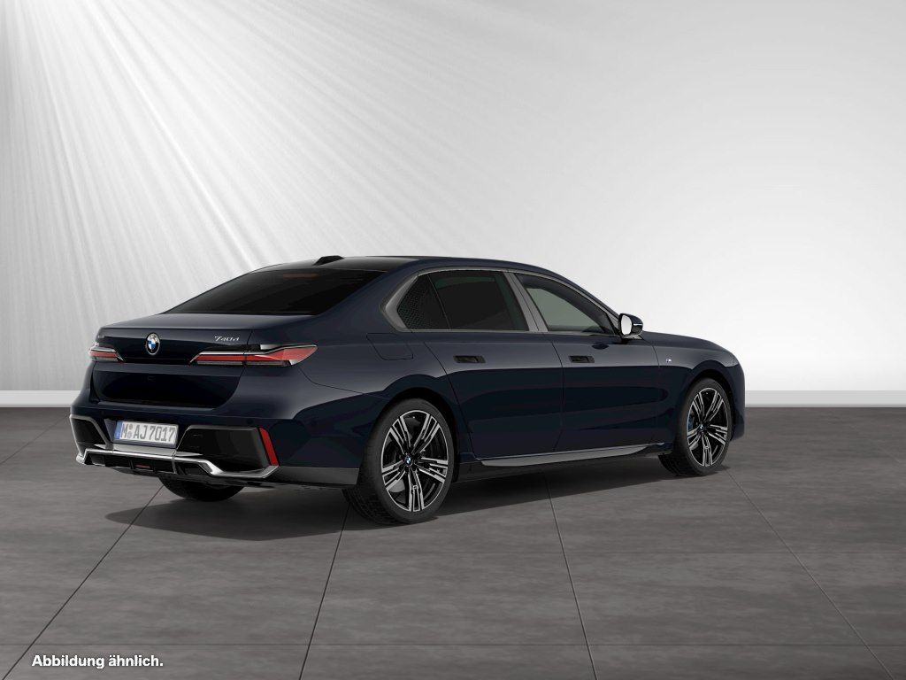 BMW 740 2025 г. Чёрный, пробег 52620 км