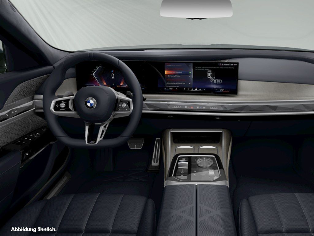 BMW 740 2025 г. Чёрный, пробег 52620 км
