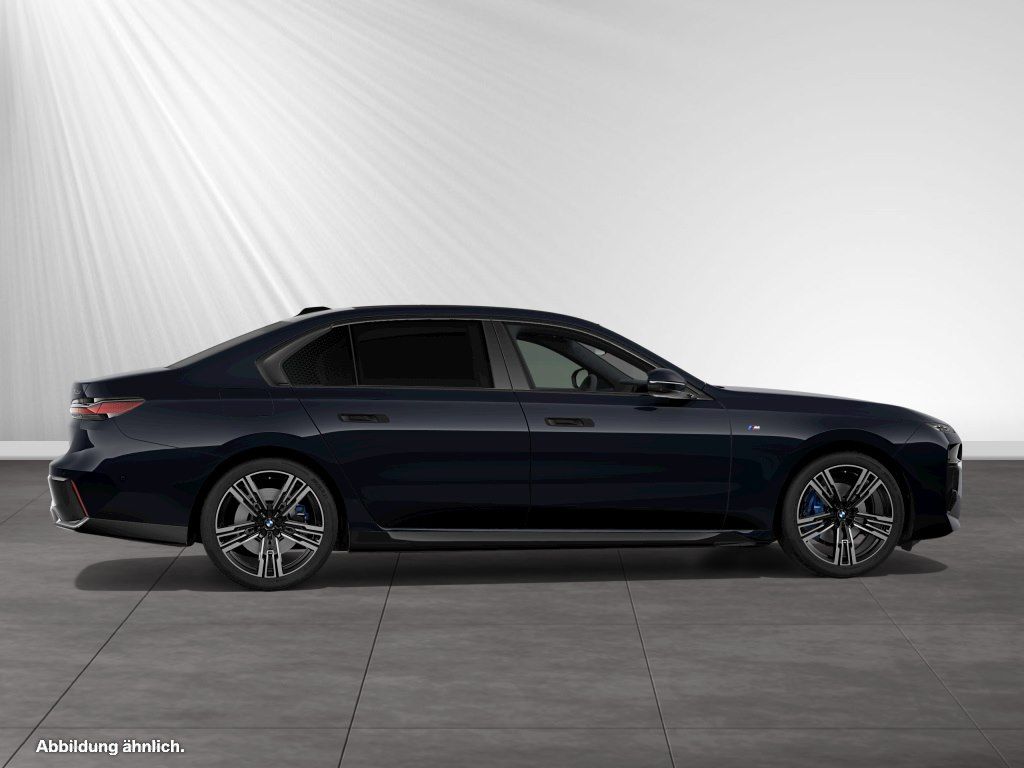 BMW 740 2025 г. Чёрный, пробег 52620 км