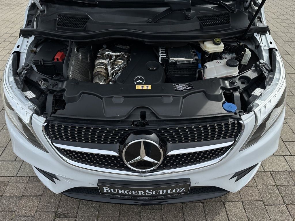 Mercedes-Benz V 300 2022 г. Белый, пробег 20664 км