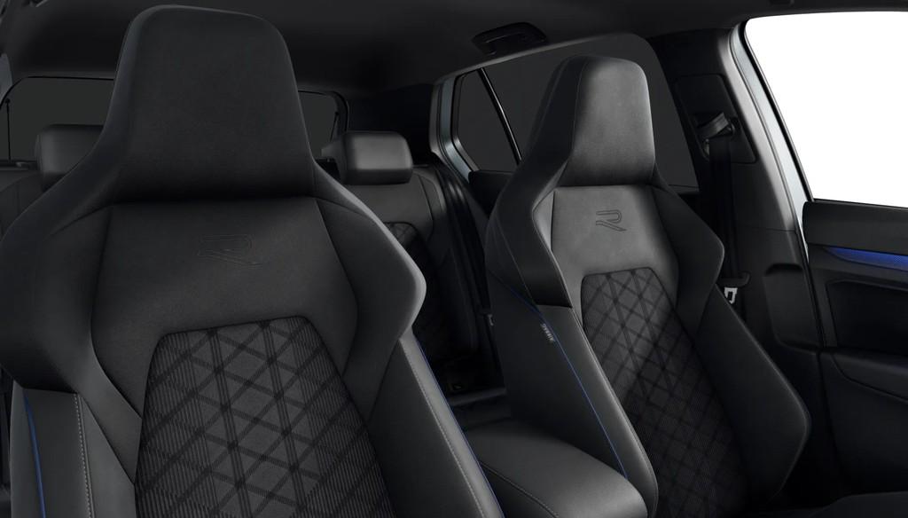Volkswagen Golf 2026 г. Серебристый, пробег 3300 км