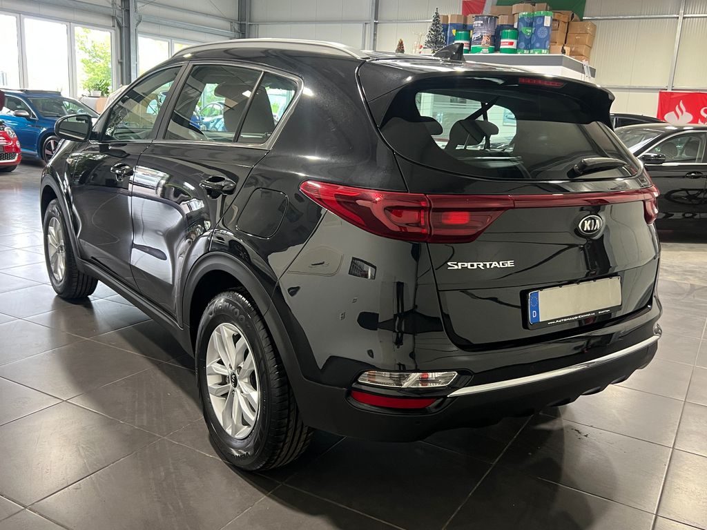 Kia Sportage 2022 г. Чёрный, пробег 54000 км