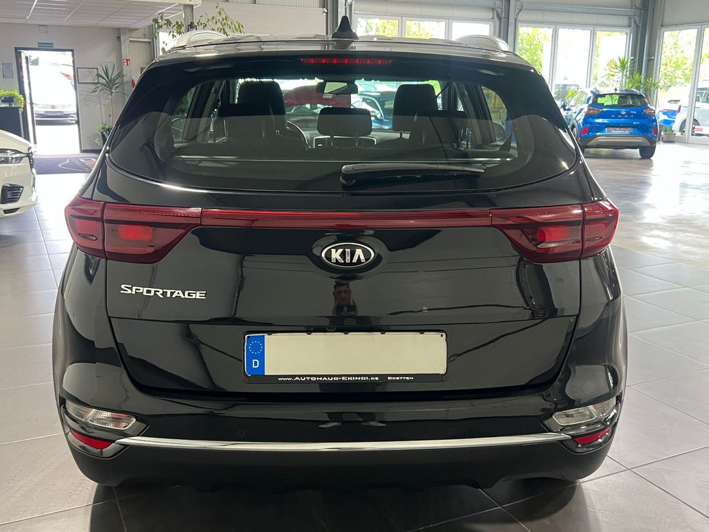 Kia Sportage 2022 г. Чёрный, пробег 54000 км