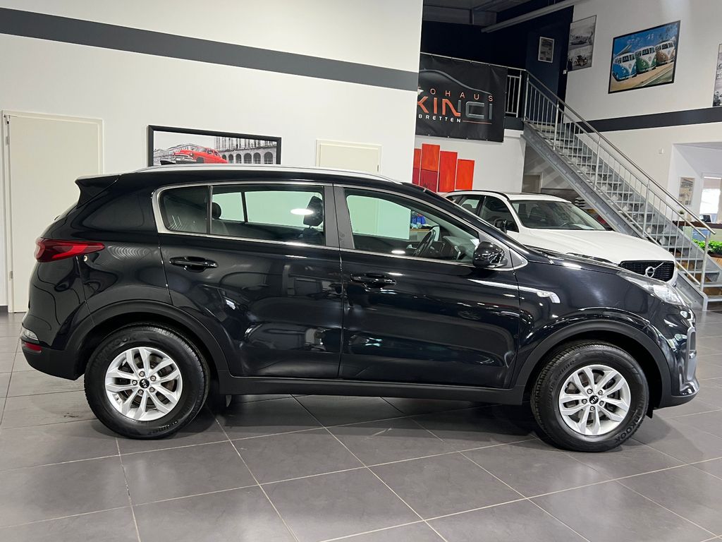 Kia Sportage 2022 г. Чёрный, пробег 54000 км