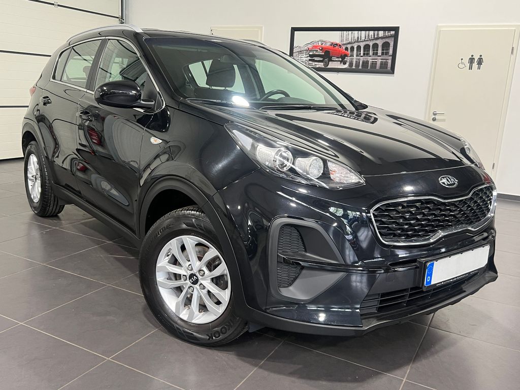 Kia Sportage 2022 г. Чёрный, пробег 54000 км