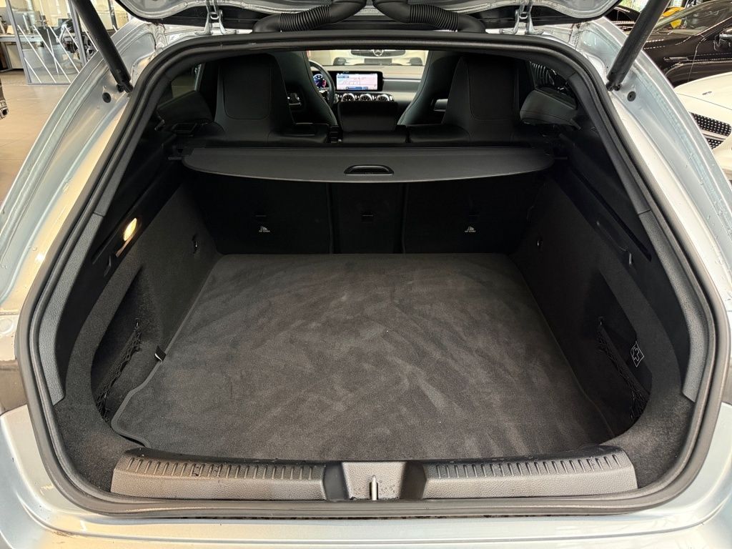 Mercedes-Benz CLA 180 SHOOTING BRAKE 2025 г. Серебристый, пробег 3525 км