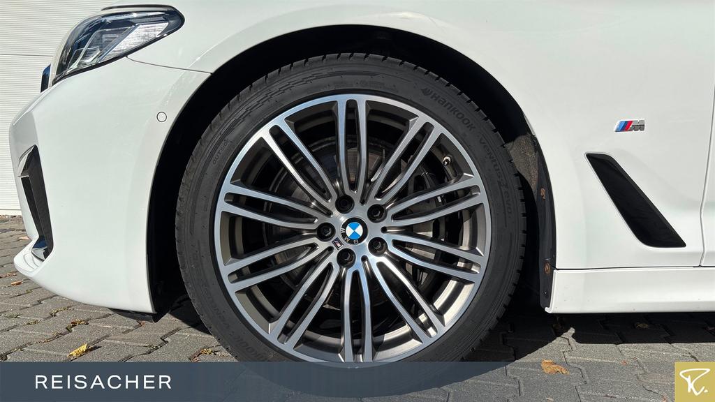 BMW 530 2022 г. Белый, пробег 32920 км