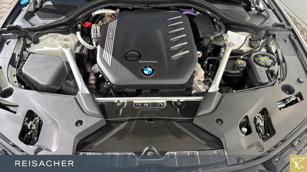 BMW 530 2022 г. Белый, пробег 32920 км