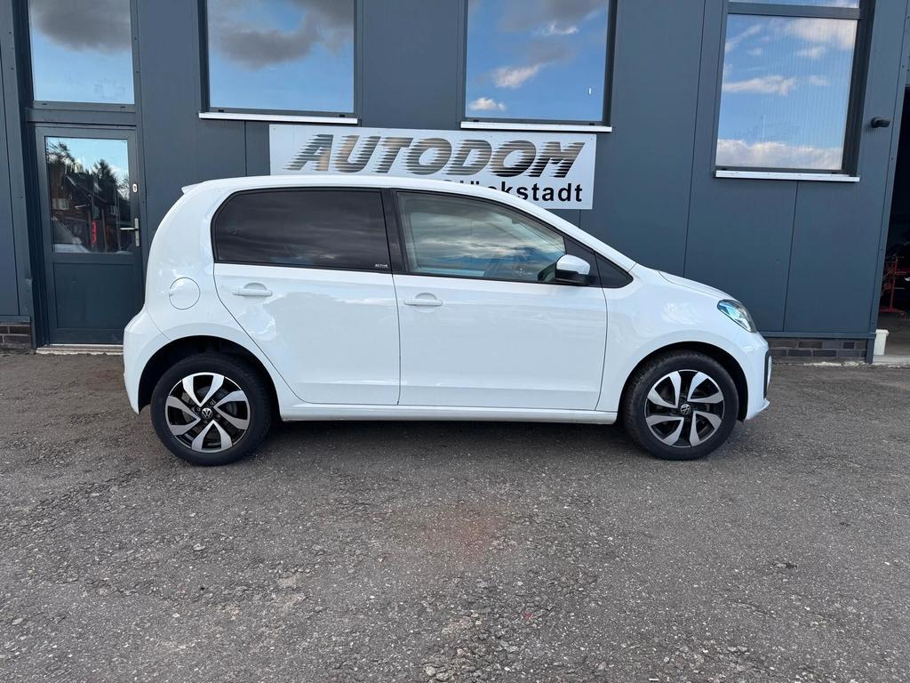 Volkswagen up! 2022 г. Белый, пробег 48200 км