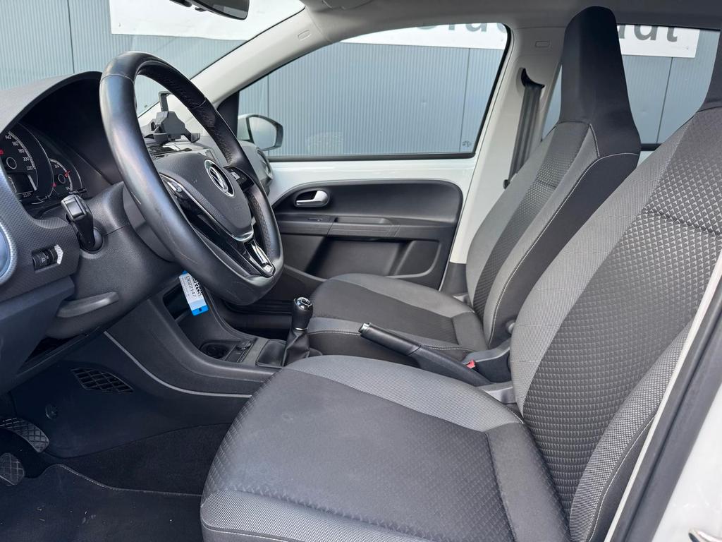 Volkswagen up! 2022 г. Белый, пробег 48200 км