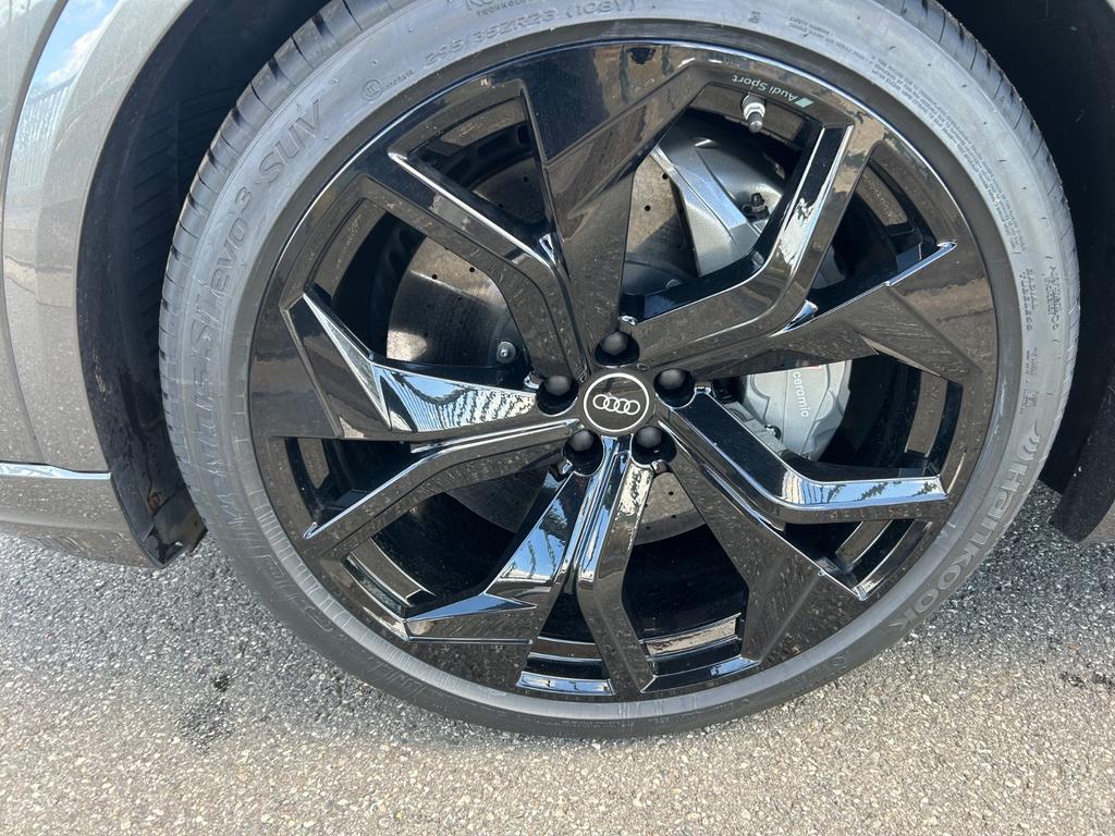 Audi RSQ8 2022 г. Серый, пробег 42300 км