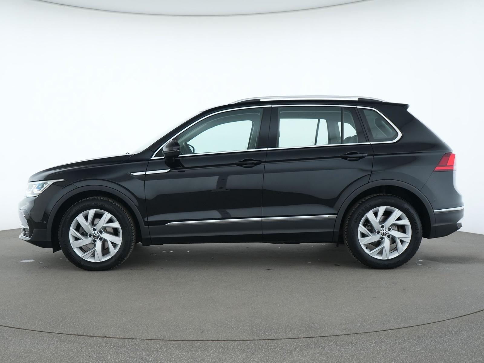 Volkswagen Tiguan 2024 г. Чёрный, пробег 20162 км