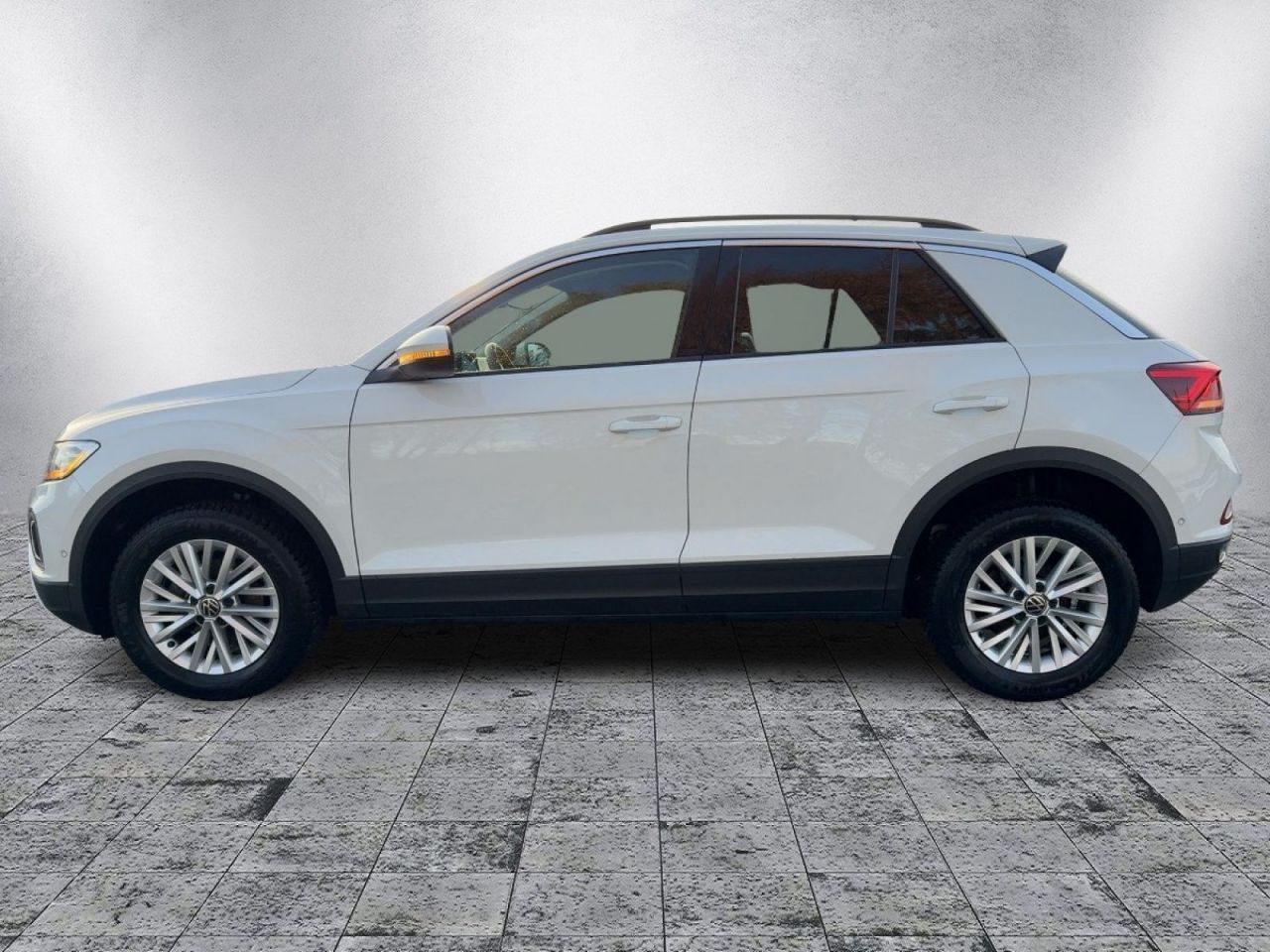 Volkswagen T-Roc 2024 г. Белый, пробег 26900 км