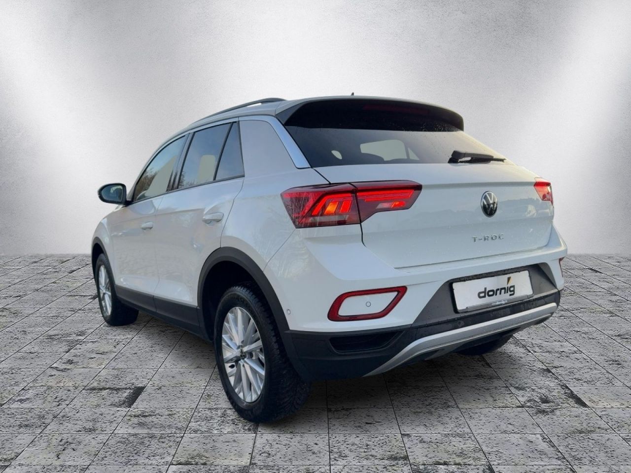 Volkswagen T-Roc 2024 г. Белый, пробег 26900 км