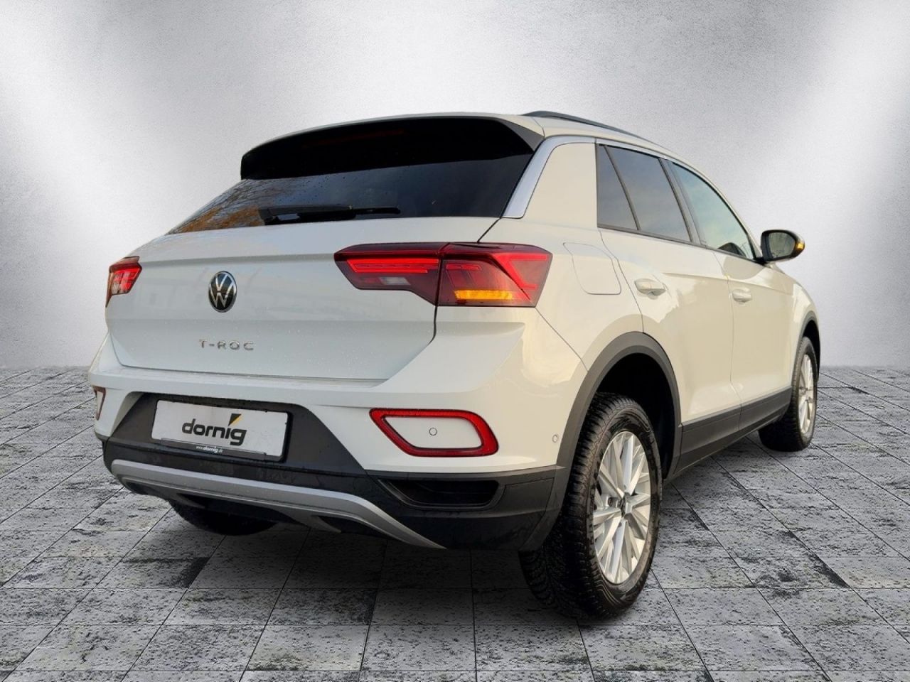 Volkswagen T-Roc 2024 г. Белый, пробег 26900 км