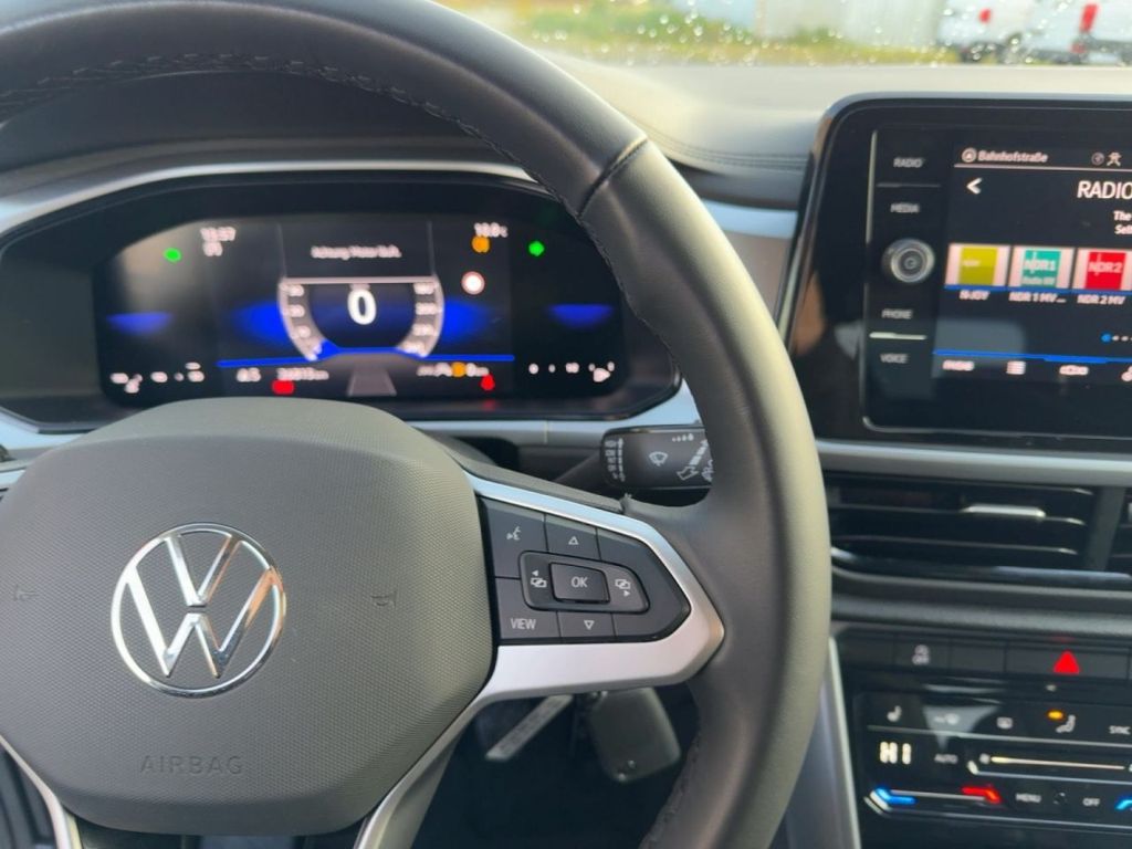 Volkswagen T-Roc 2024 г. Белый, пробег 26900 км
