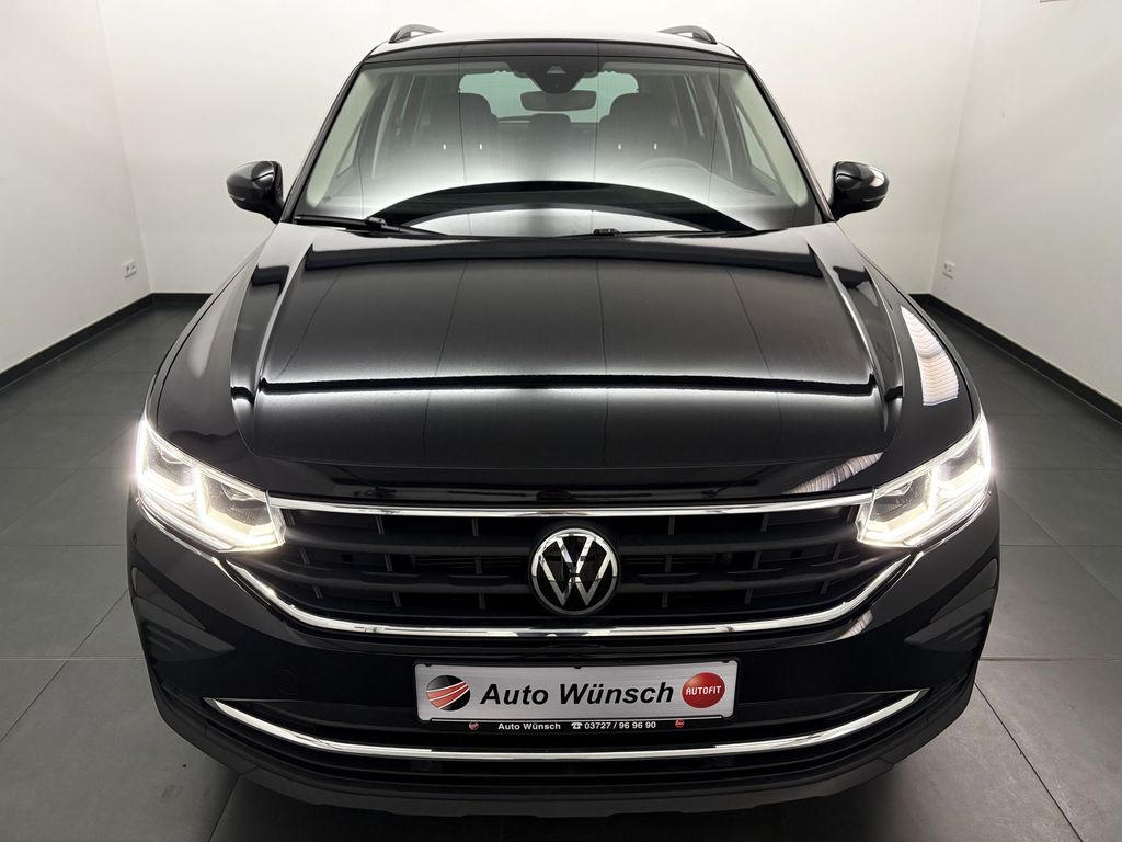 Volkswagen Tiguan 2022 г. Чёрный, пробег 58140 км