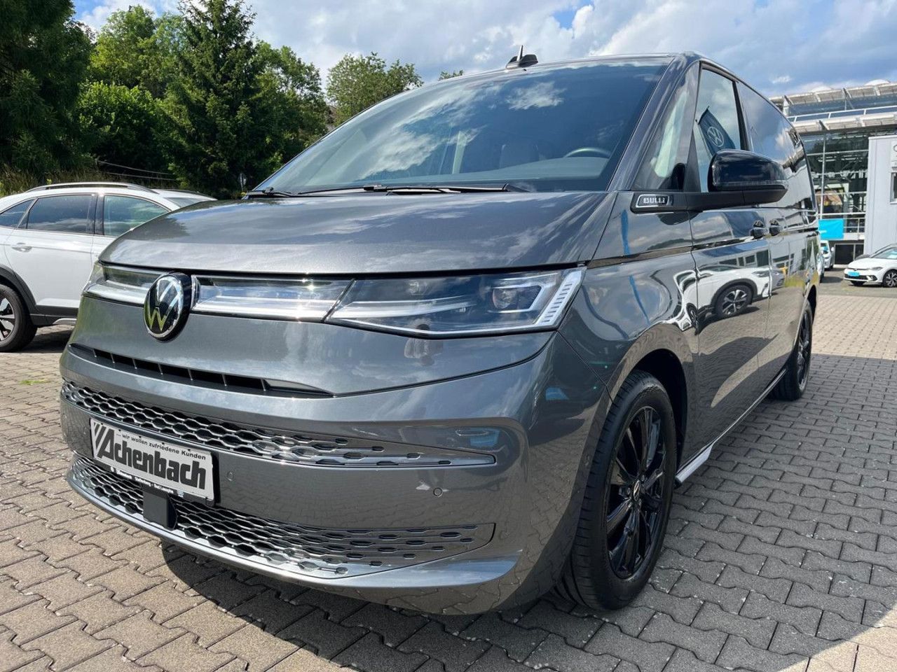 Volkswagen T7 MULTIVAN 2024 г. Серый, пробег 20000 км
