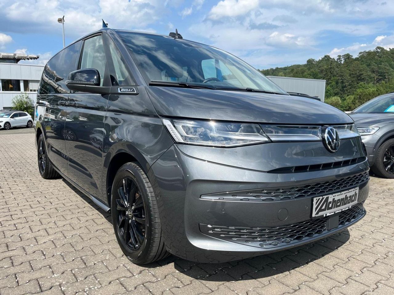 Volkswagen T7 MULTIVAN 2024 г. Серый, пробег 20000 км