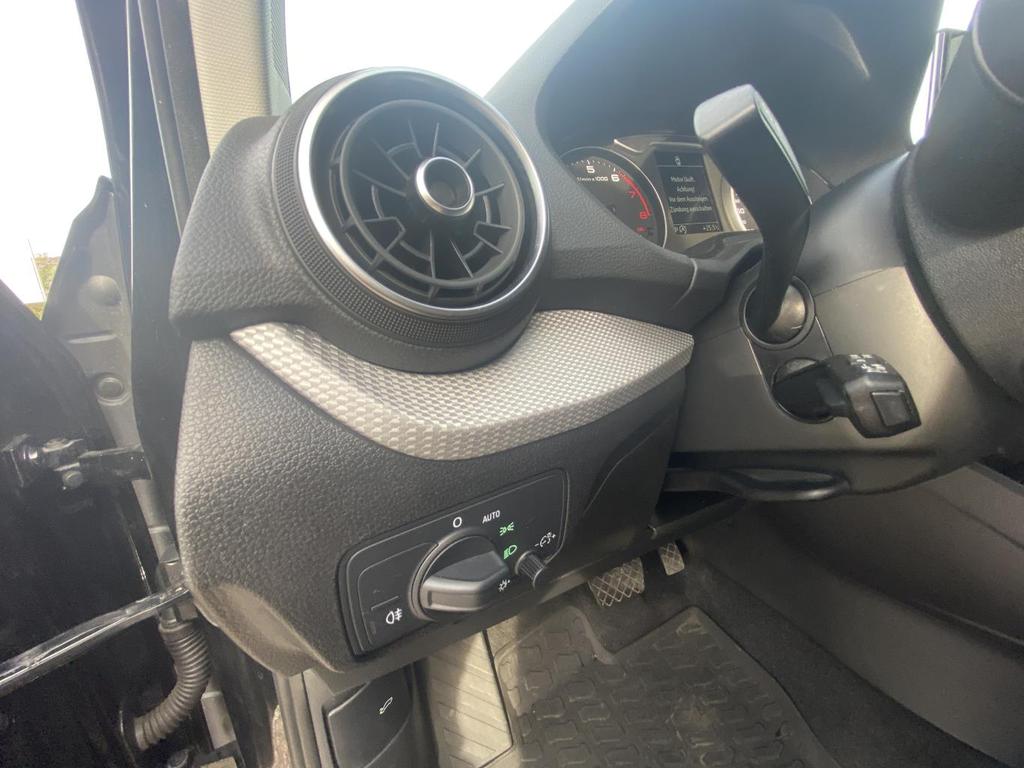 Audi Q2 2022 г. Чёрный, пробег 43177 км