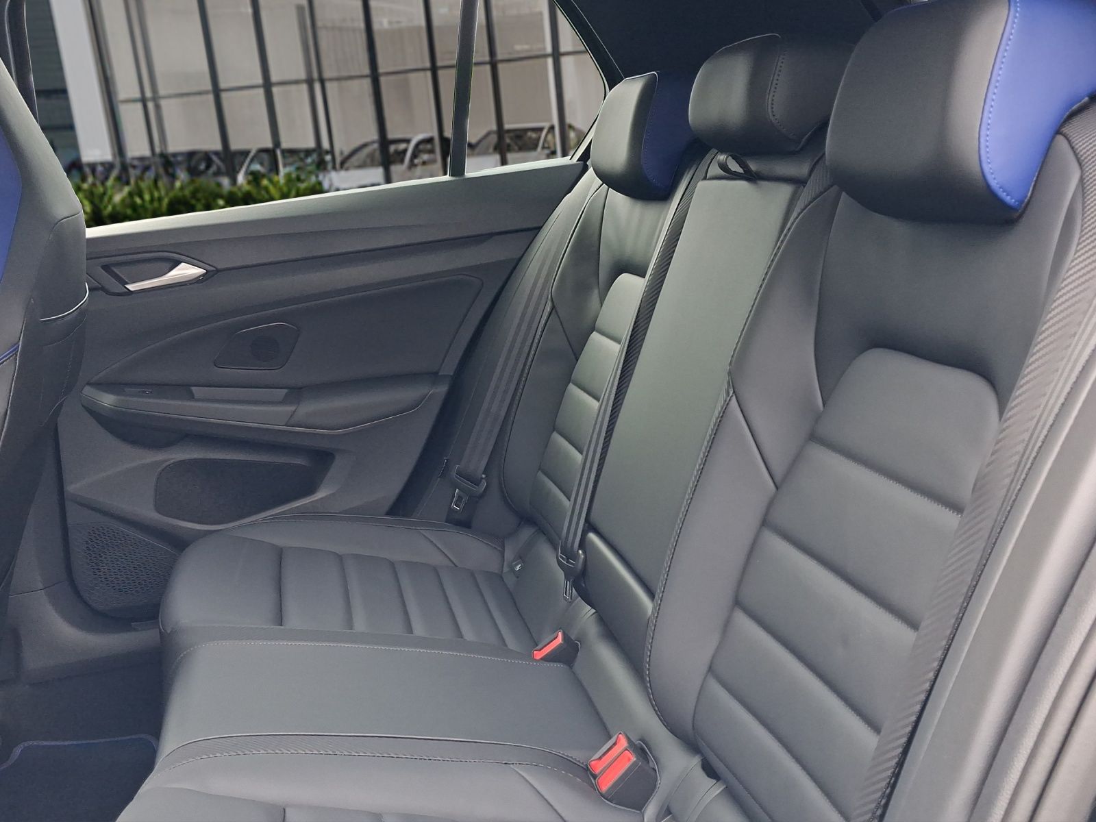Volkswagen Golf 2024 г. Чёрный, пробег 869 км