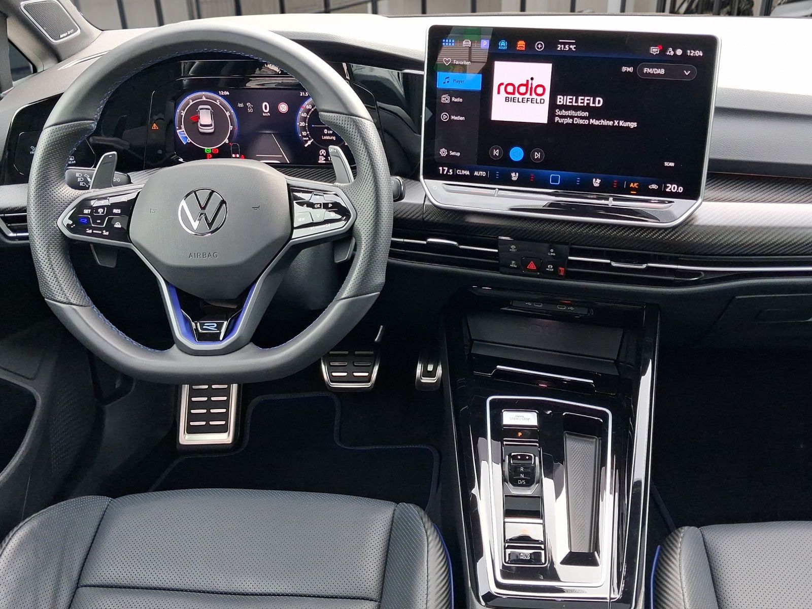 Volkswagen Golf 2024 г. Чёрный, пробег 869 км