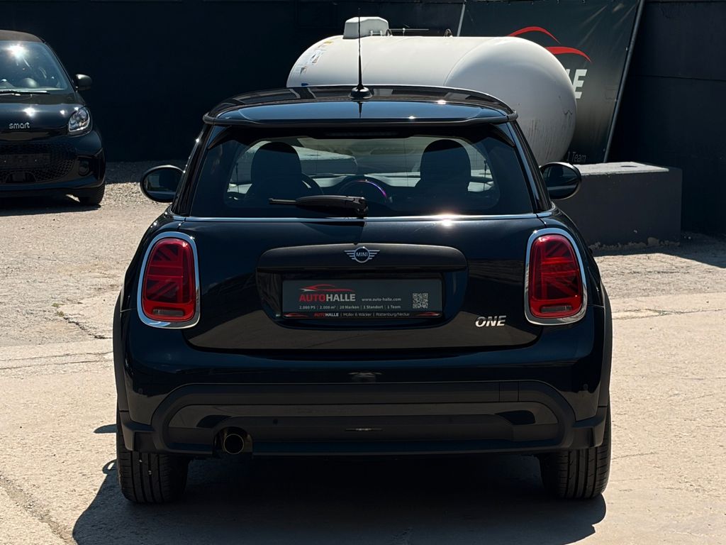 Mini ONE 2022 г. Чёрный, пробег 48690 км