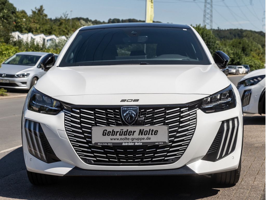 Peugeot 208 2024 г. Белый, пробег 53814 км