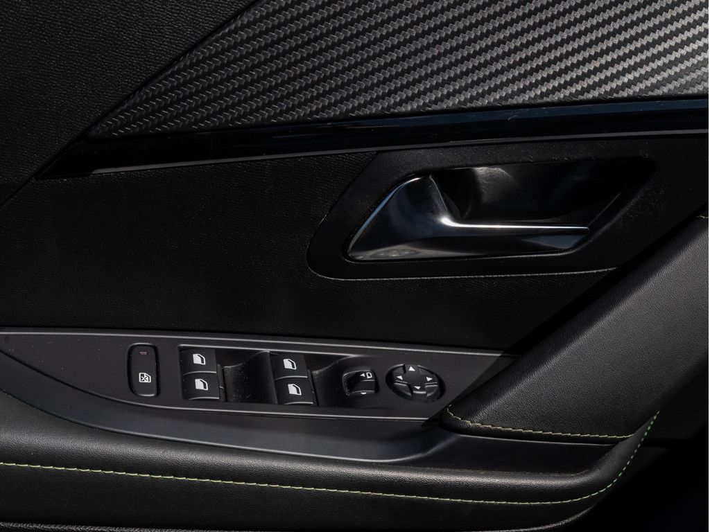 Peugeot 208 2024 г. Белый, пробег 53814 км