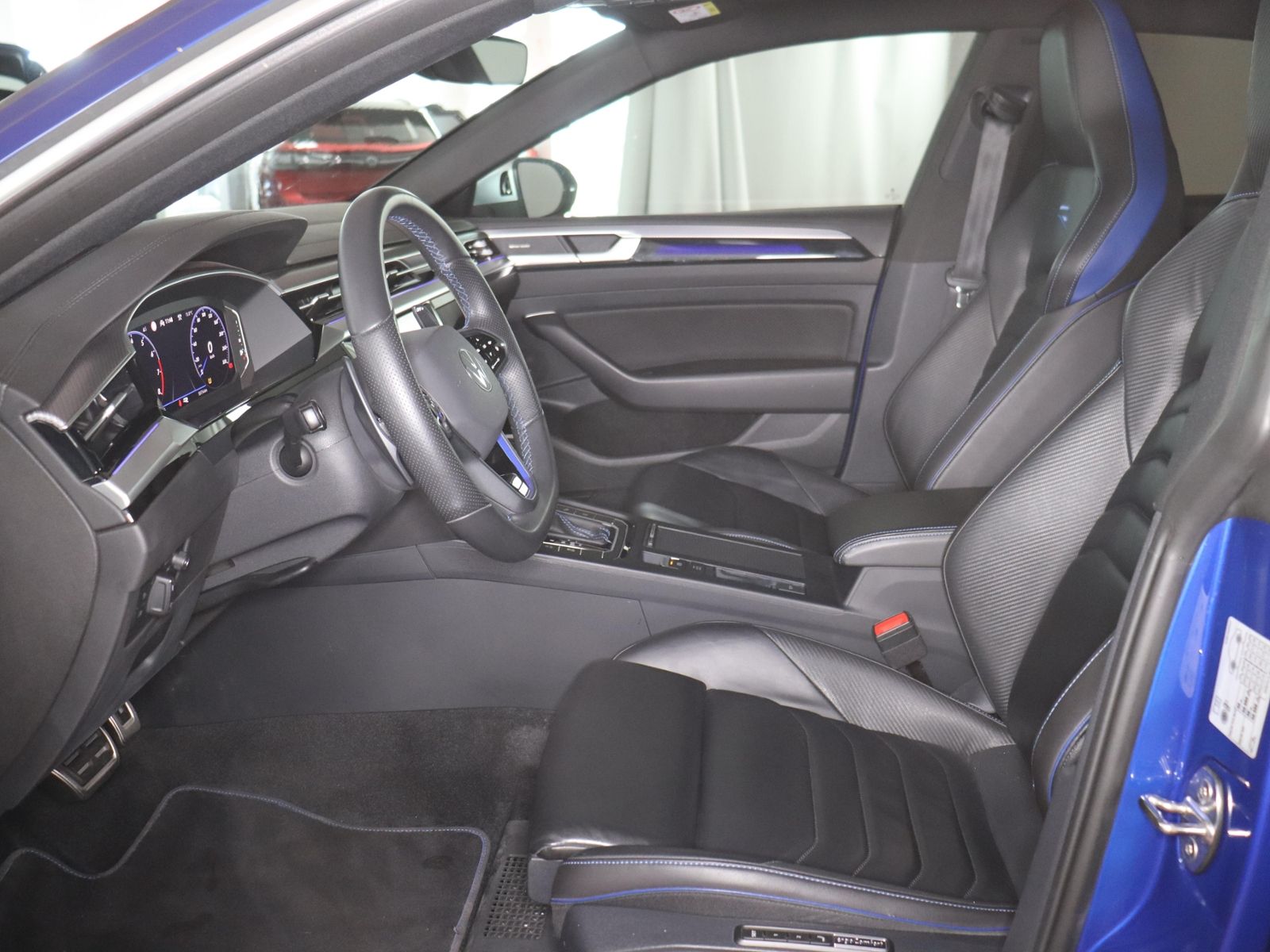Volkswagen Arteon 2022 г. Синий, пробег 50474 км