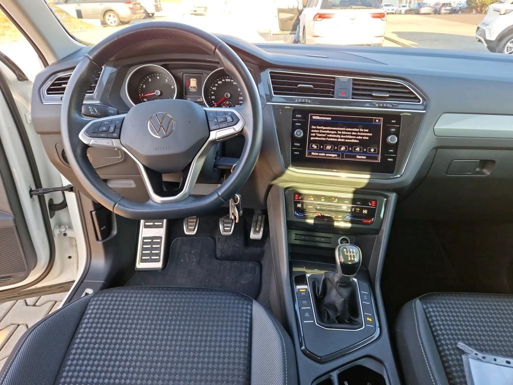 Volkswagen Tiguan 2022 г. Белый, пробег 47015 км