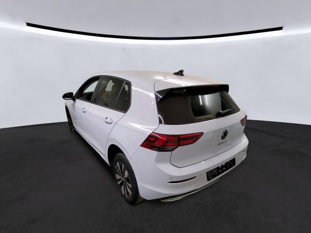 Volkswagen Golf 2023 г. Белый, пробег 47233 км