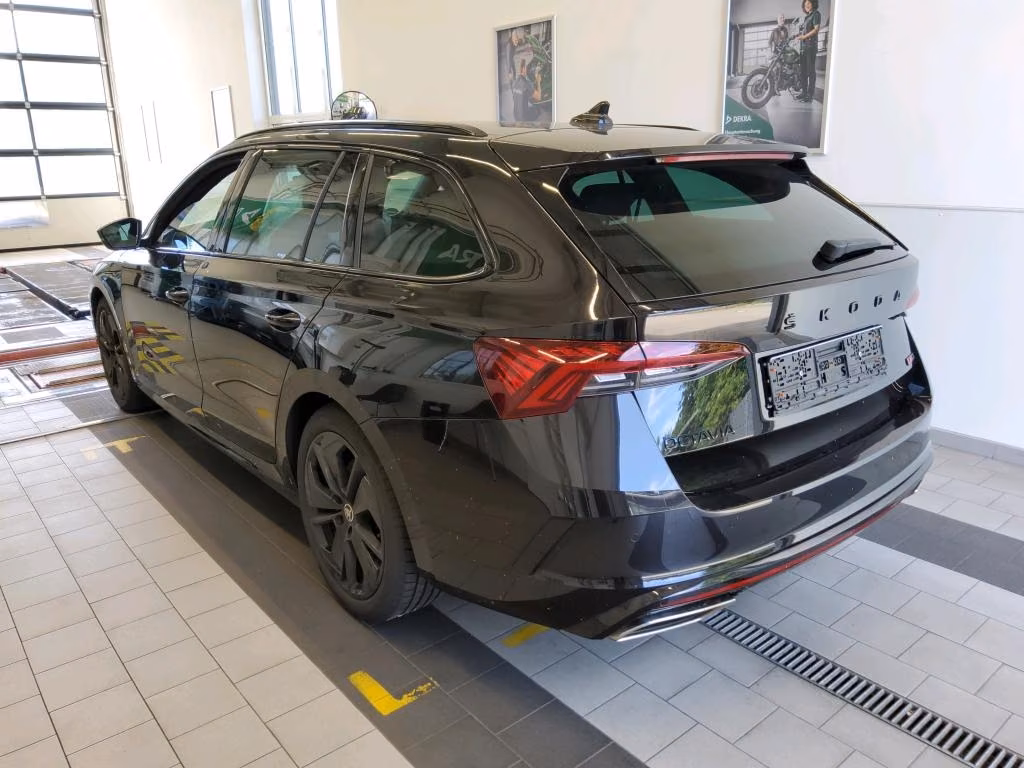 Skoda Octavia 2023 г. Чёрный, пробег 57727 км
