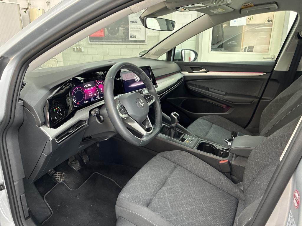 Volkswagen Golf 2024 г. Серебристый, пробег 25237 км