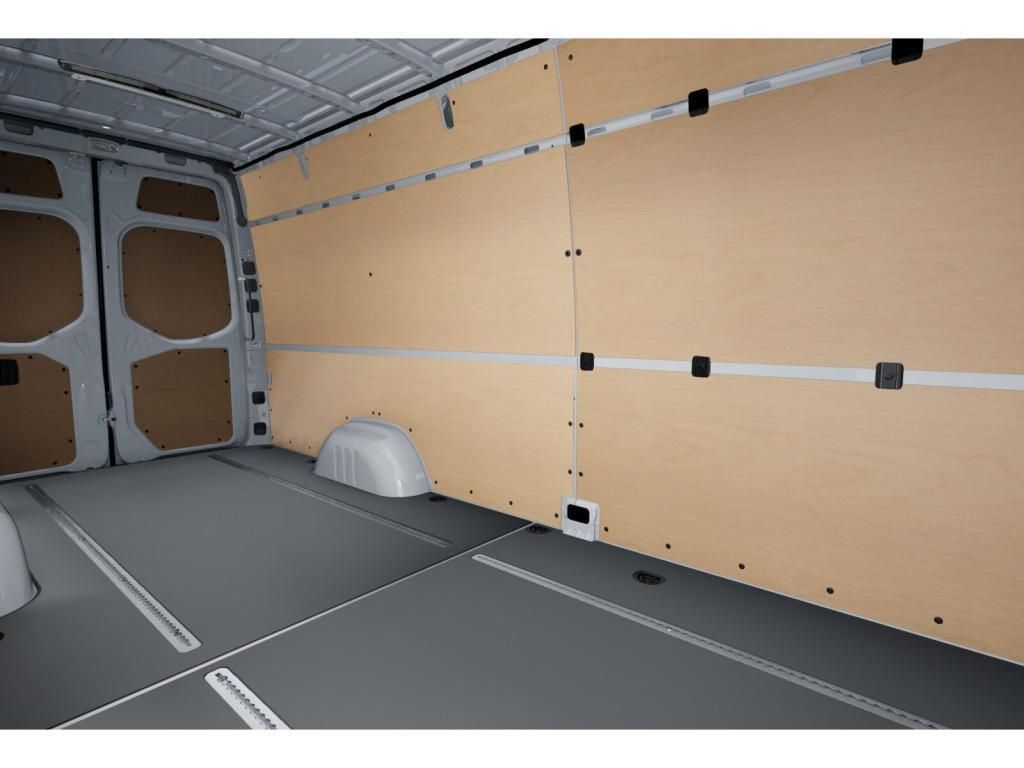 Mercedes-Benz SPRINTER 2025 г. Белый, пробег 39300 км