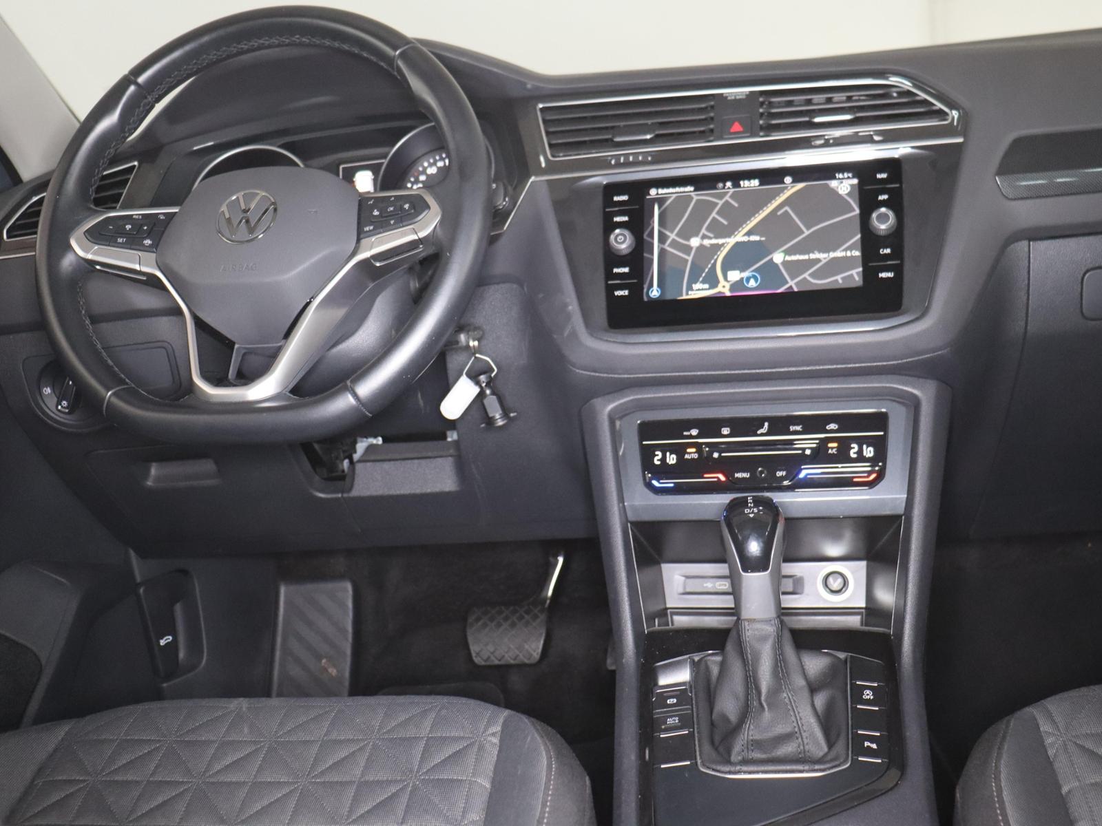 Volkswagen Tiguan 2022 г. Серый, пробег 43987 км
