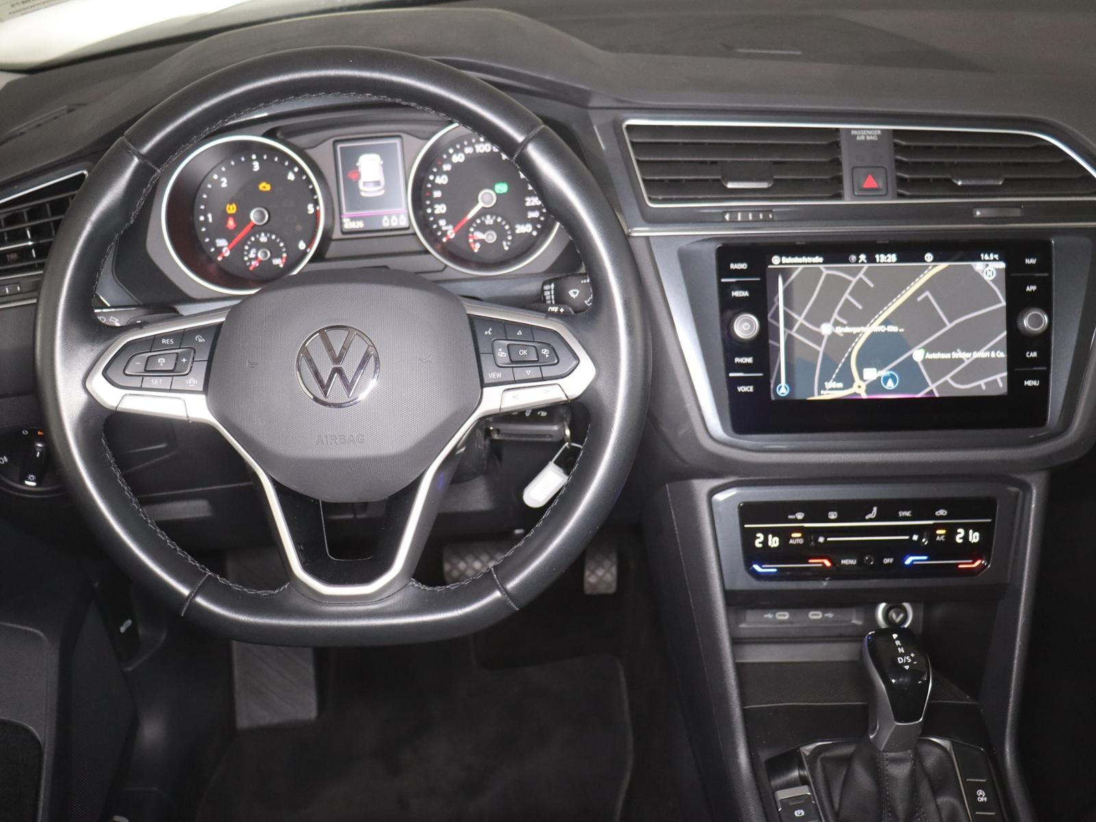 Volkswagen Tiguan 2022 г. Серый, пробег 43987 км