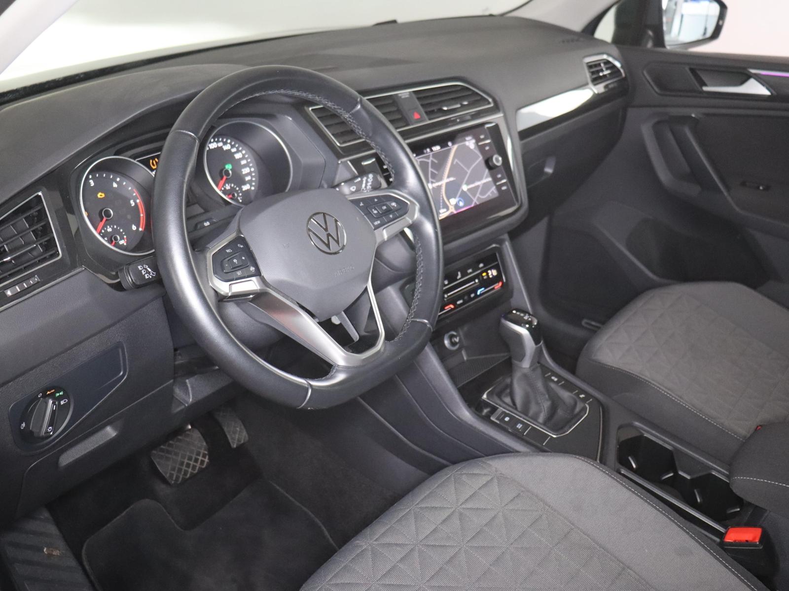 Volkswagen Tiguan 2022 г. Серый, пробег 43987 км