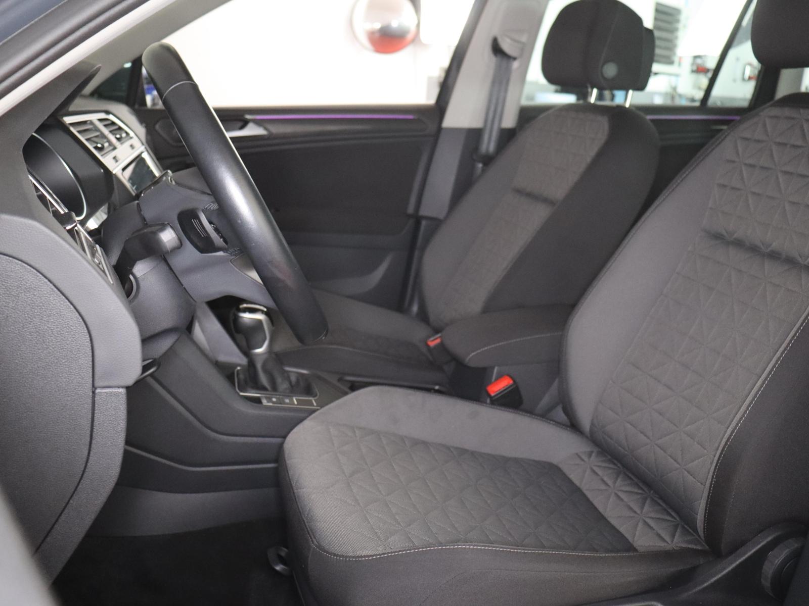 Volkswagen Tiguan 2022 г. Серый, пробег 43987 км