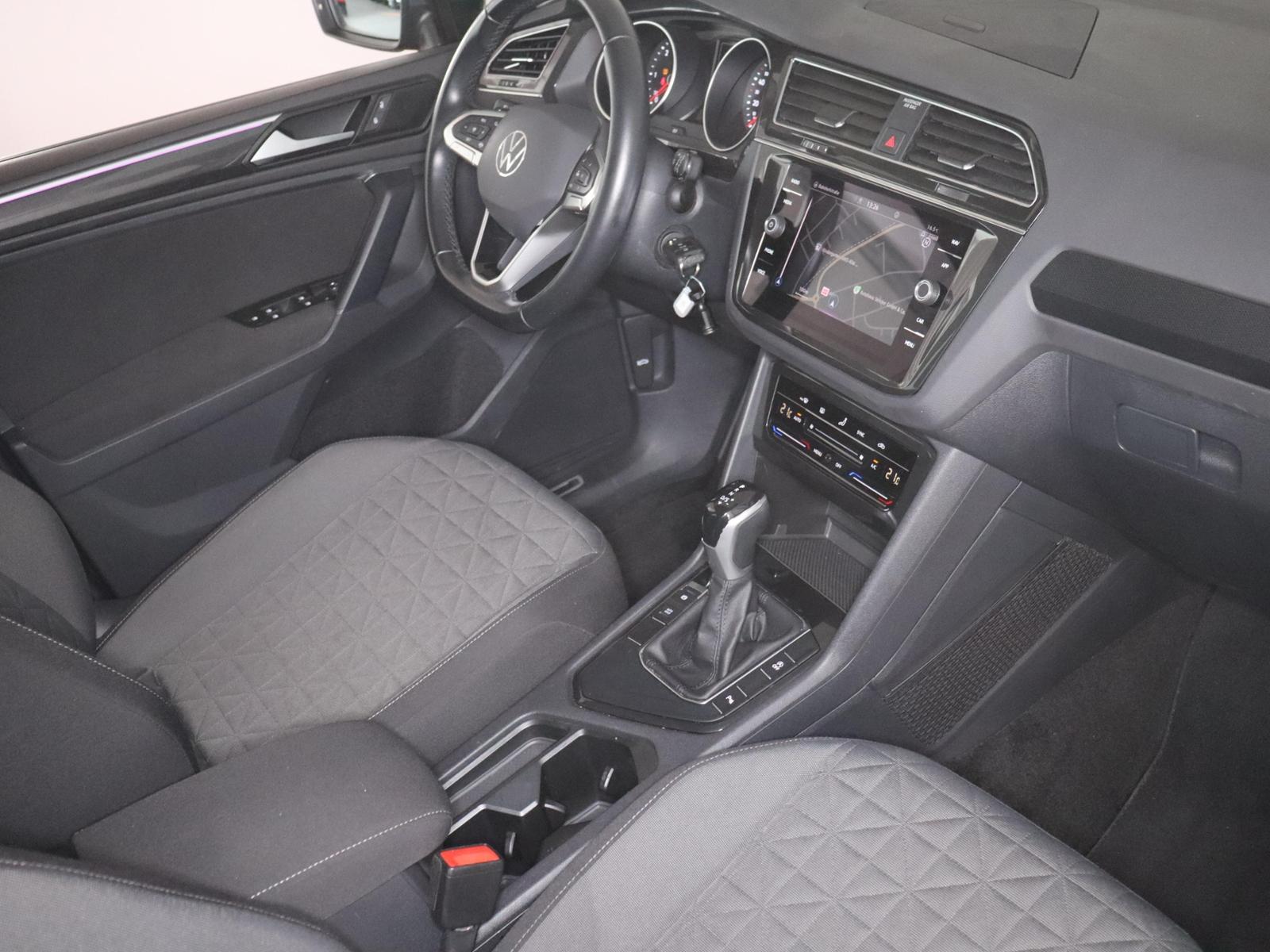 Volkswagen Tiguan 2022 г. Серый, пробег 43987 км
