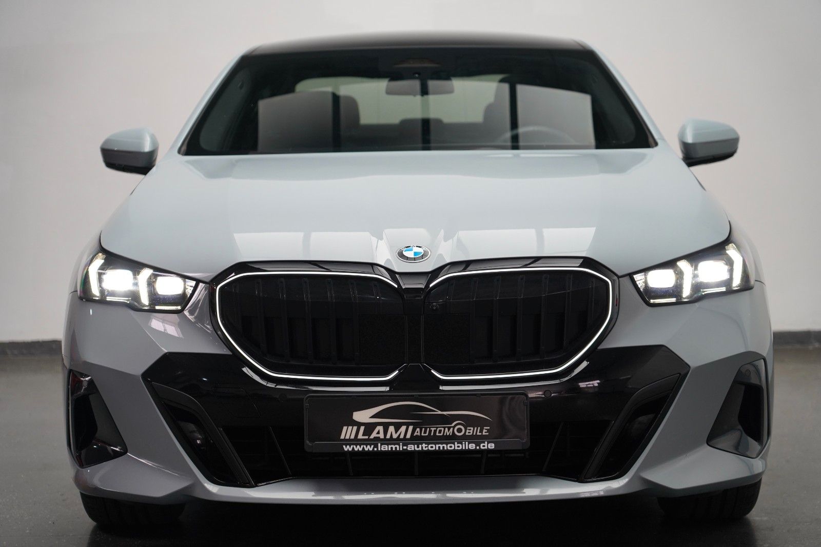 BMW 520 2025 г. Серый, пробег 48500 км